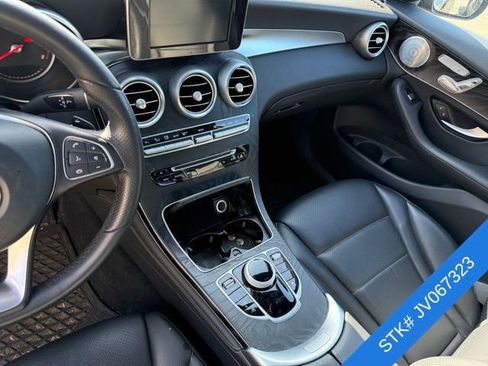 Used 2018 Mercedes-Benz GLC 300 4MATIC image 4