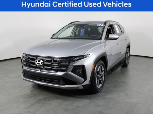 Used 2026 Hyundai Tucson SEL FWD image 2