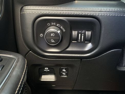 Used 2019 RAM 1500 Limited AWD/4WD image 18