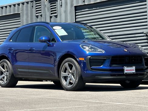 Certified 2023 Porsche Macan AWD/4WD image 10
