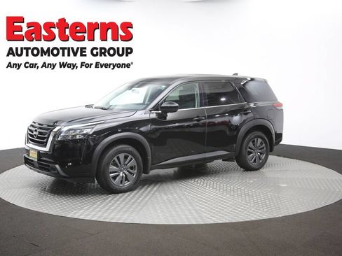 Used 2024 Nissan Pathfinder S AWD/4WD image 57