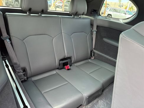 New 2024 VinFast VF 9 Plus image 16