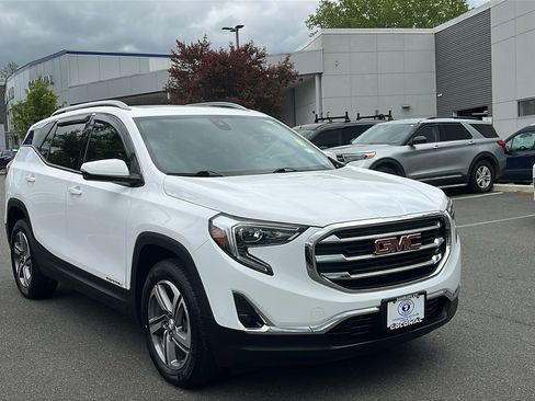 Used 2018 GMC Terrain SLT w/ Preferred Package AWD/4WD image 3