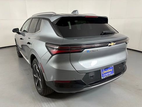 Used 2025 Chevrolet Equinox EV LT w/ Convenience Package image 7