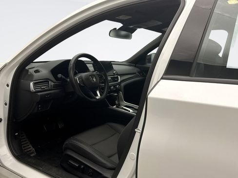 Used 2022 Honda Accord Sport image 10
