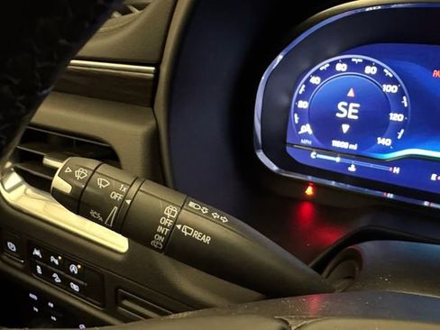 Used 2024 Chevrolet Tahoe Z71 w/ Luxury Package image 11