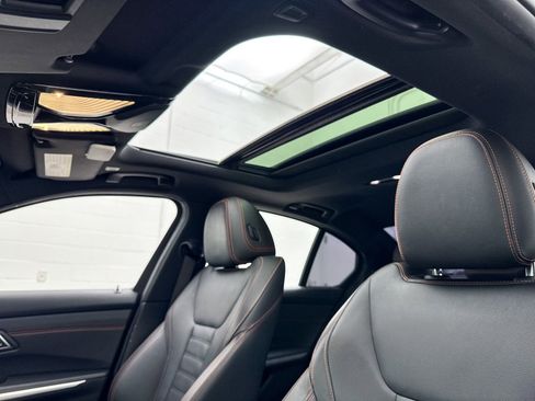 Used 2019 BMW 330i Sedan image 3