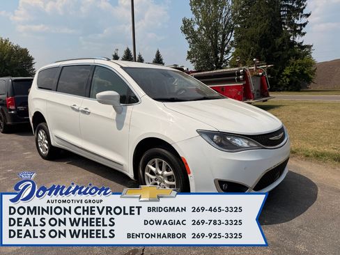 Used 2020 Chrysler Pacifica Touring-L w/ Advanced Safetytec Group image 1