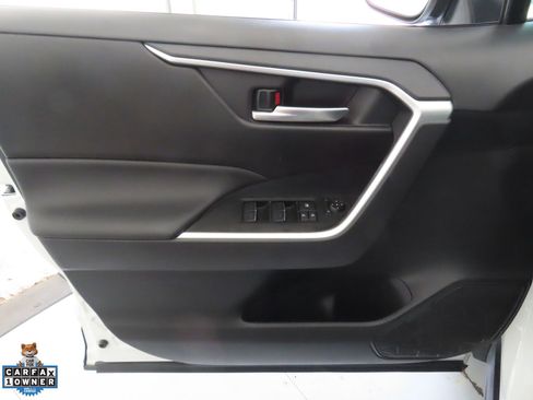 Used 2025 Toyota RAV4 XLE Premium FWD image 10