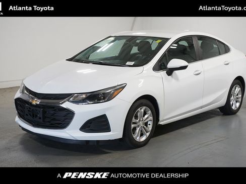 Used 2019 Chevrolet Cruze LT w/ Convenience Package FWD image 1