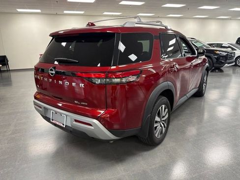Used 2023 Nissan Pathfinder SL AWD/4WD image 7