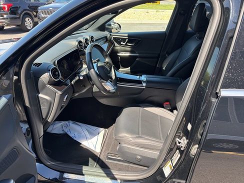 Used 2024 Mercedes-Benz GLC 300 4MATIC image 9