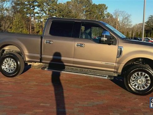 Used 2022 Ford F250 Lariat w/ Lariat Ultimate Package image 4