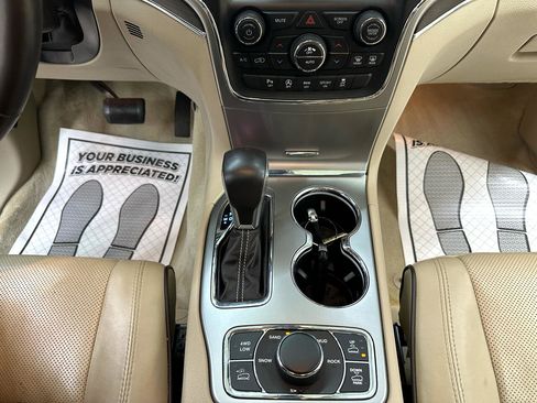 Used 2018 Jeep Grand Cherokee Overland image 30