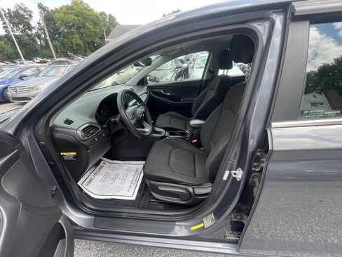 Used 2018 Hyundai Elantra GT FWD image 9