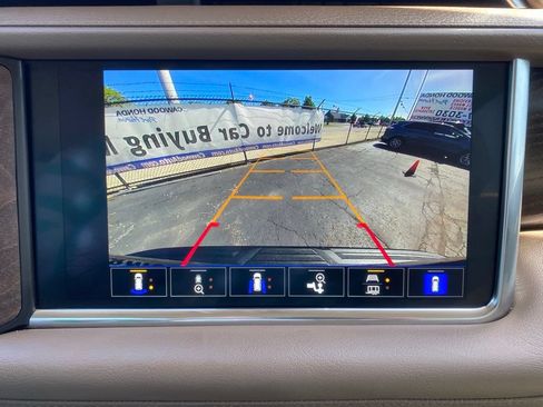 Used 2024 GMC Yukon XL Denali AWD/4WD image 34