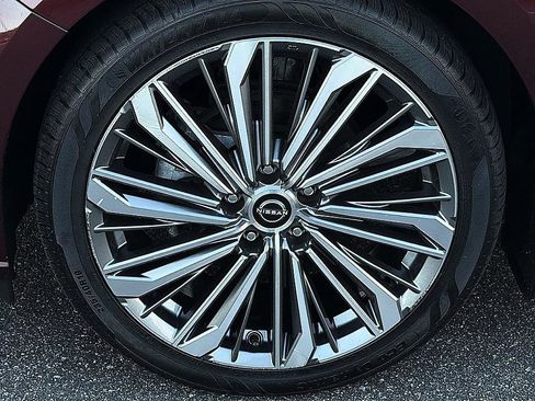 Used 2024 Nissan Altima 2.5 SL FWD image 7