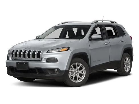 Used 2016 Jeep Cherokee Latitude w/ Cold Weather Group image 4