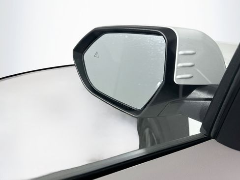 Used 2025 Hyundai Kona SEL FWD image 16