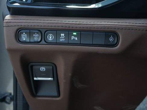 Used 2022 Acura MDX SH-AWD w/ Advance Package image 13