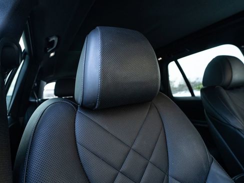 Used 2023 BMW X5 xDrive40i w/ Parking Assistance Package image 17