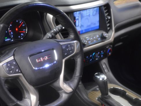 Used 2017 GMC Acadia Denali w/ Technology Package AWD/4WD image 28