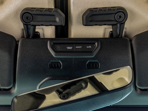 Used 2023 Jeep Gladiator Rubicon w/ LED Lighting Group image 30