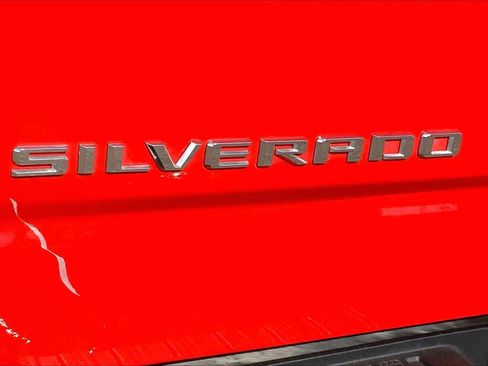 Used 2025 Chevrolet Silverado 1500 LT image 32