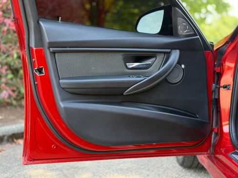 Used 2018 BMW M3 RWD image 17