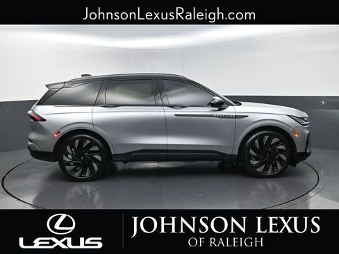 Used 2024 Lincoln Nautilus Reserve w/ Equipment Group 202A AWD/4WD image 6