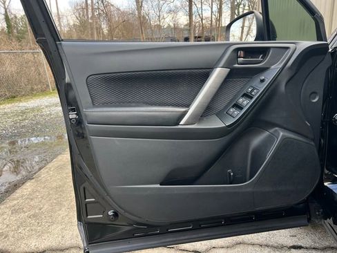 Used 2017 Subaru Forester 2.5i Premium image 10