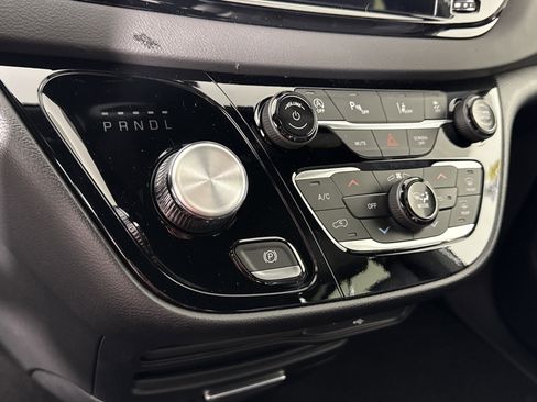 New 2026 Chrysler Voyager LX image 25