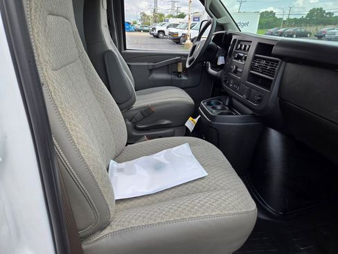 New 2025 Chevrolet Express 3500 w/ Power Convenience Package image 4
