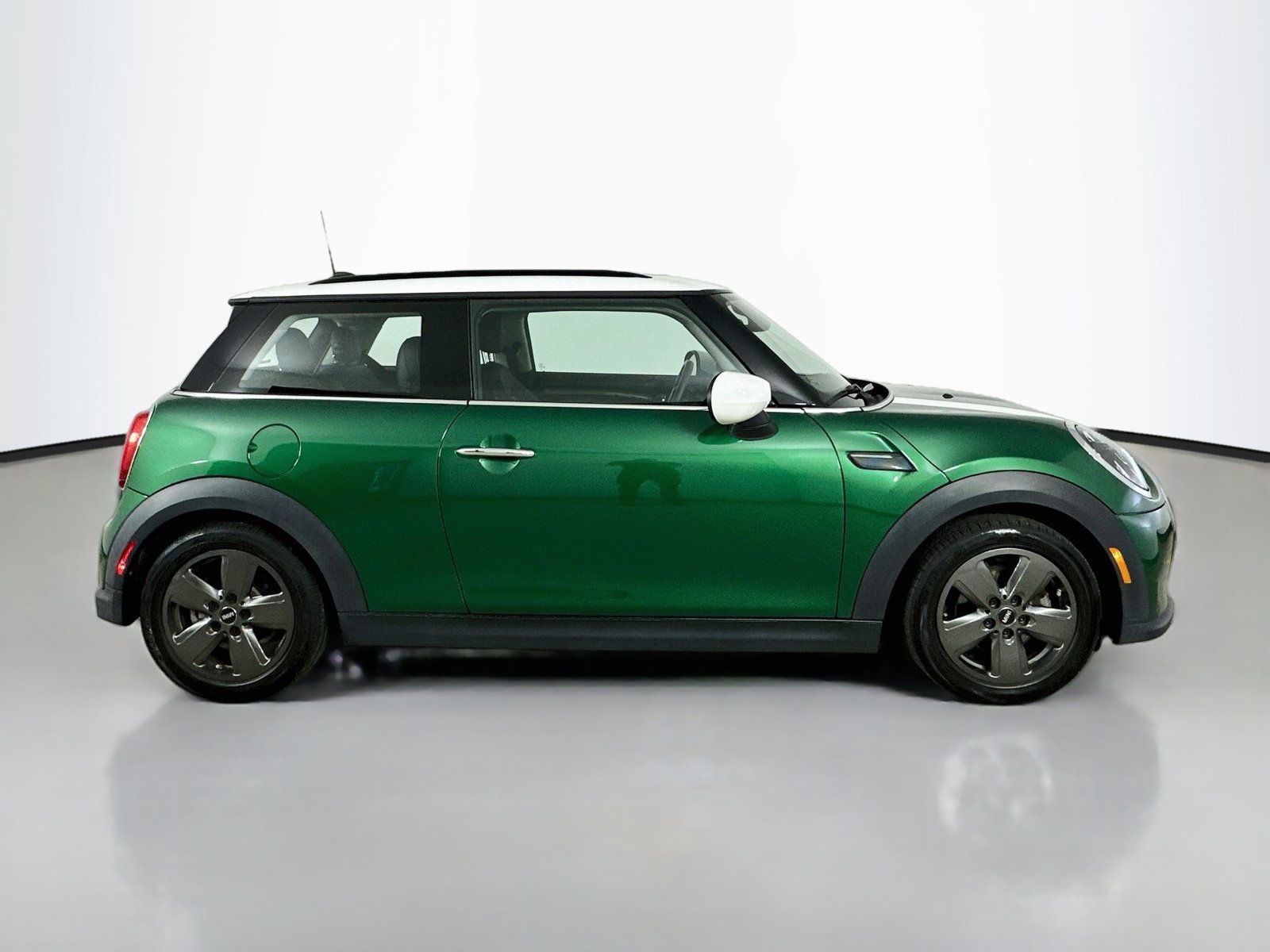 Certified 2023 MINI Cooper 2-Door Hardtop FWD image 4