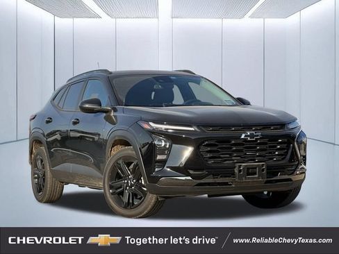 Used 2024 Chevrolet Trax ACTIV w/ Driver Confidence Package FWD image 1