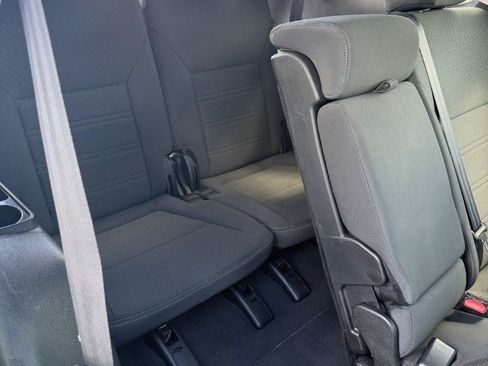 Used 2020 Kia Sorento LX FWD image 31