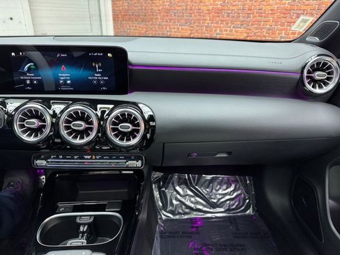 Used 2021 Mercedes-Benz CLA 35 AMG 4MATIC image 17