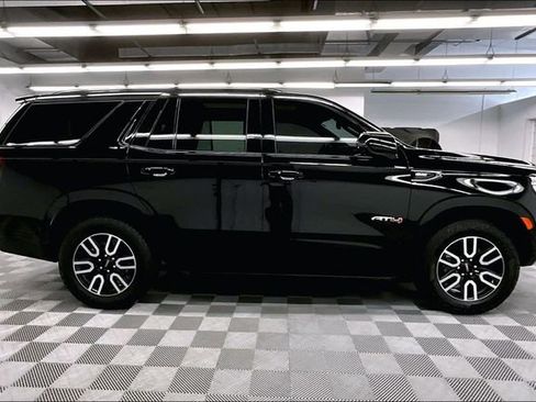 Used 2024 GMC Yukon AT4 w/ Technology Package AWD/4WD image 16