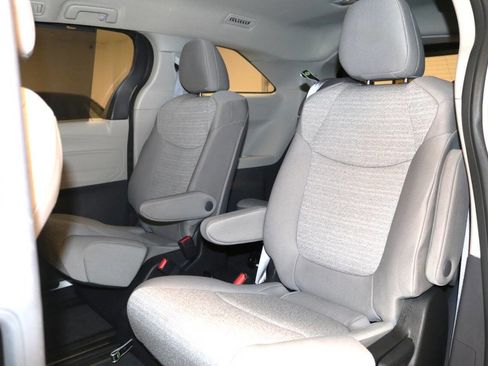 Used 2021 Toyota Sienna LE FWD image 75