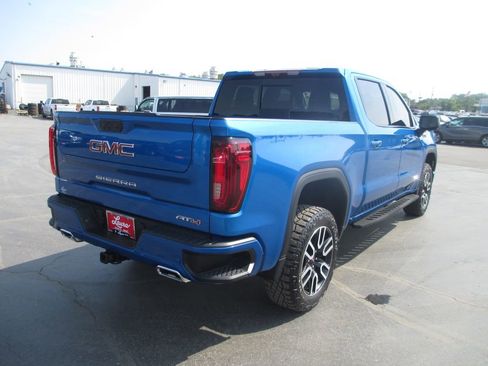 Used 2024 GMC Sierra 1500 AT4 w/ Technology Package AWD/4WD image 6