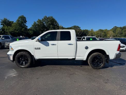 Used 2017 RAM 1500 Laramie AWD/4WD image 2