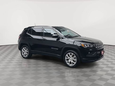 Used 2023 Jeep Compass Latitude AWD/4WD image 38
