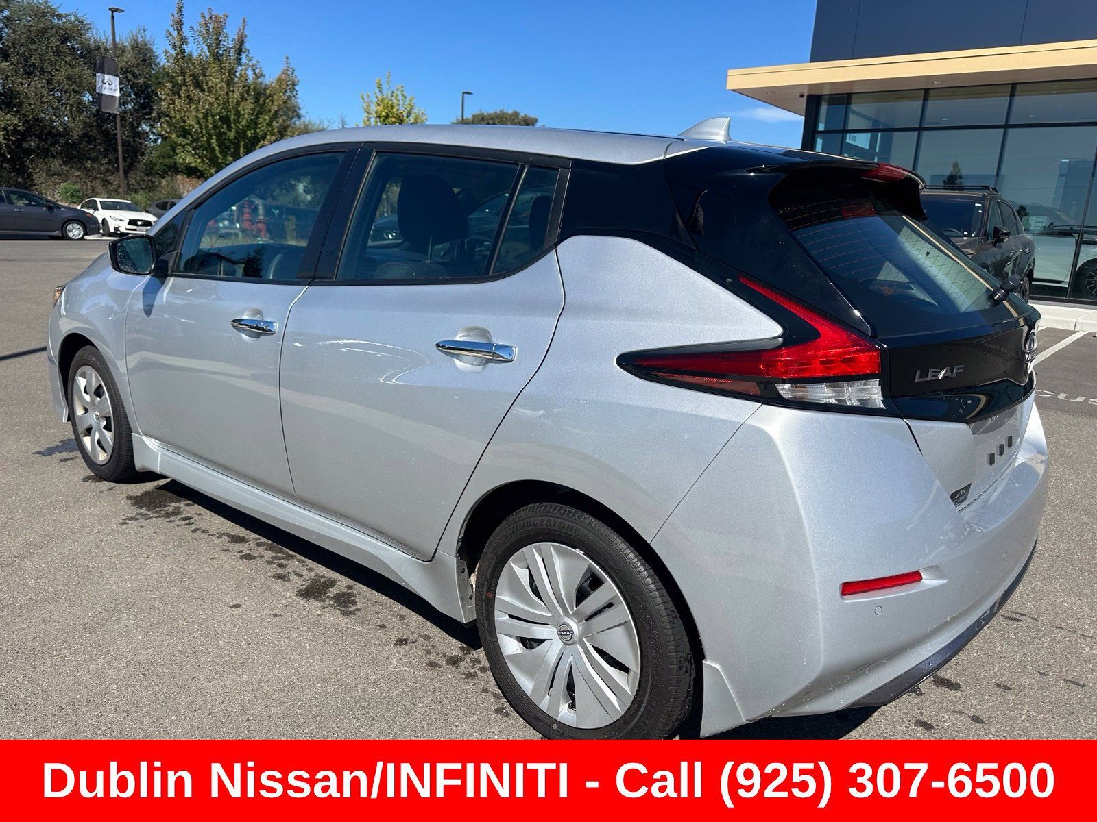 Used 2025 Nissan Leaf S FWD image 3