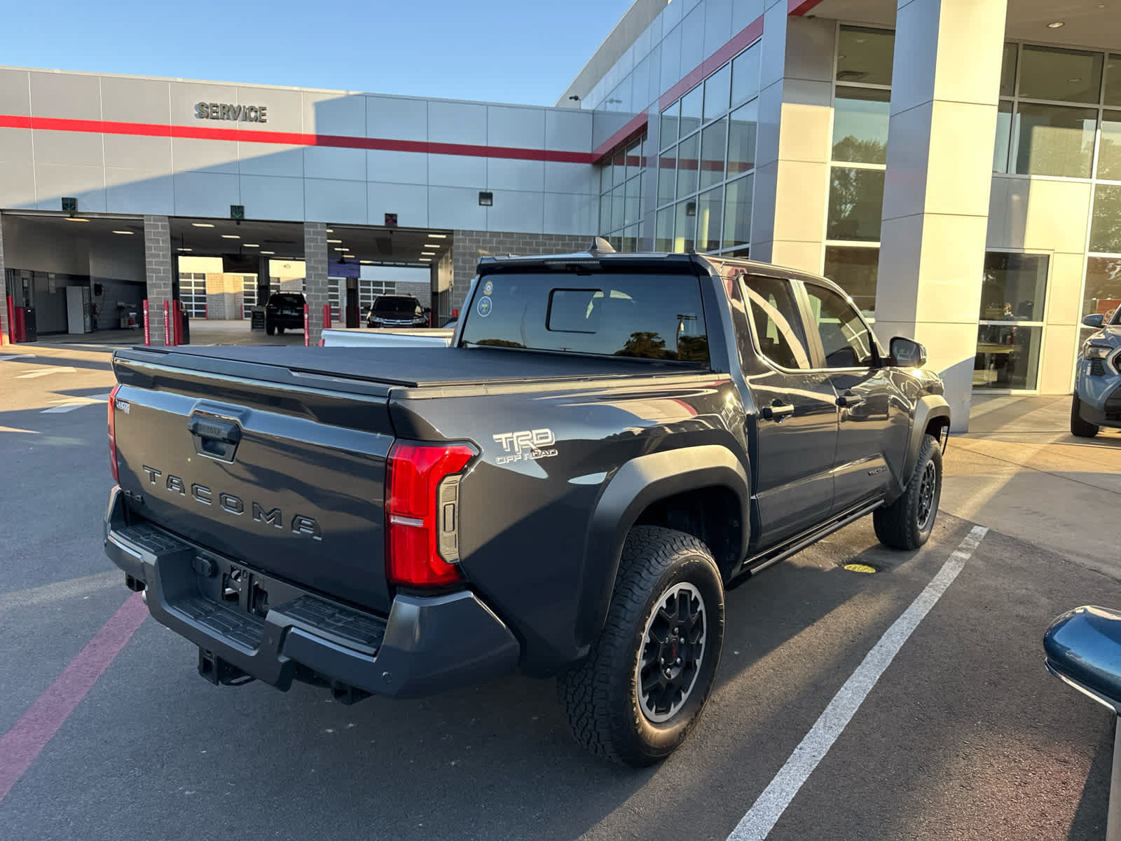 Certified 2025 Toyota Tacoma TRD Off-Road AWD/4WD image 4