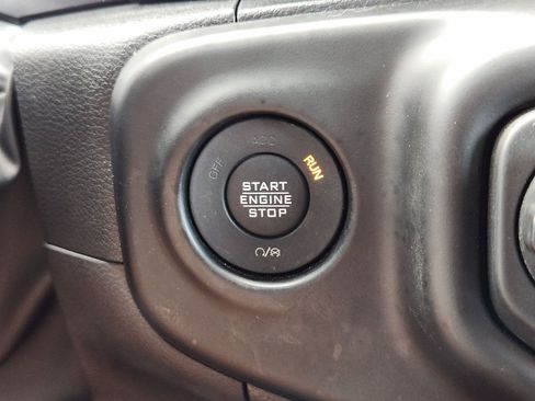 Used 2023 Jeep Wrangler Unlimited Sahara AWD/4WD image 30