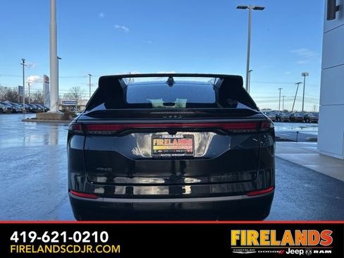 Used 2025 Jeep Wagoneer S Limited image 12