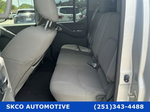 Used 2019 Nissan Frontier SV image 14