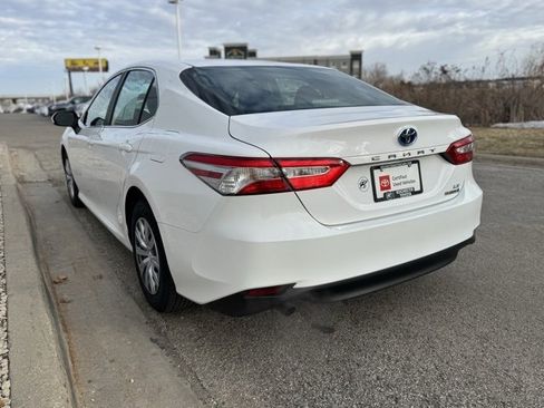 Certified 2018 Toyota Camry LE image 40