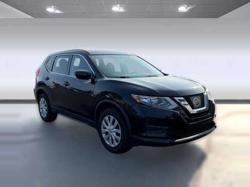 Used 2017 Nissan Rogue S FWD image 4