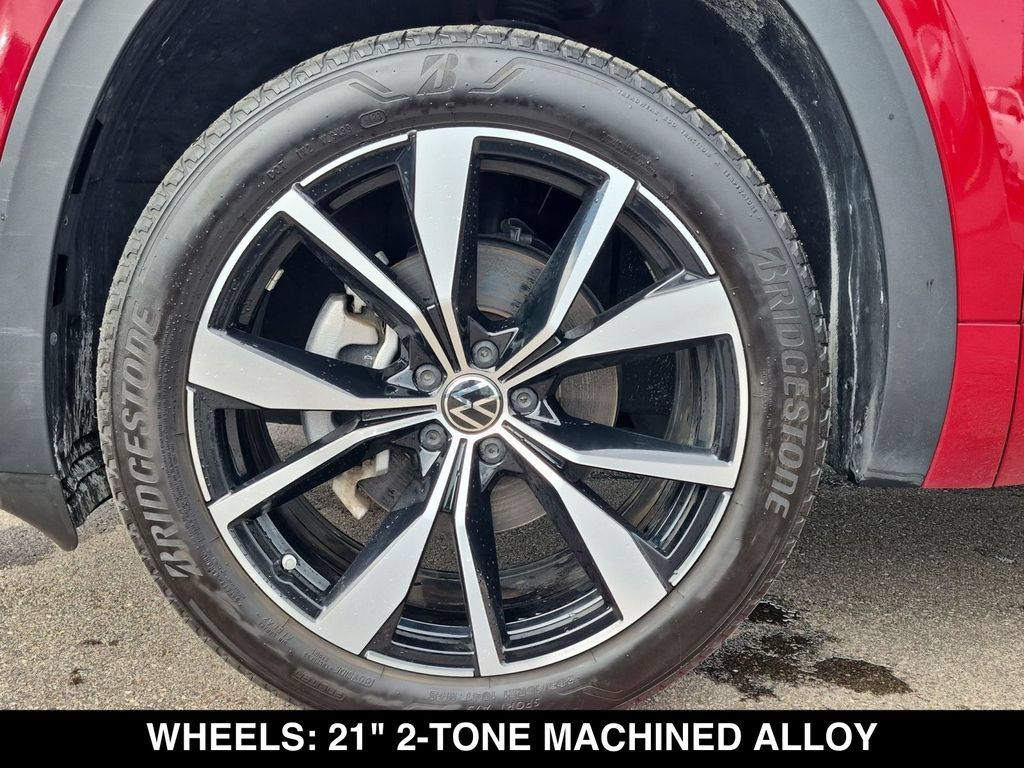 Used 2024 Volkswagen Atlas Cross Sport SEL Premium R-Line AWD/4WD image 17